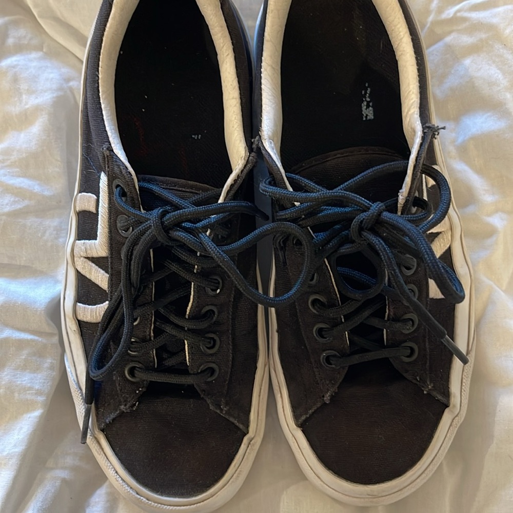 Vans - Picture 4 of 4